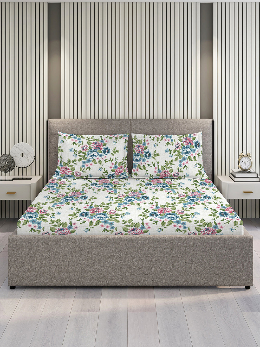 Duracount 225 CVC Multicolor Floral King Size Bedsheet with 2 Pillow Covers