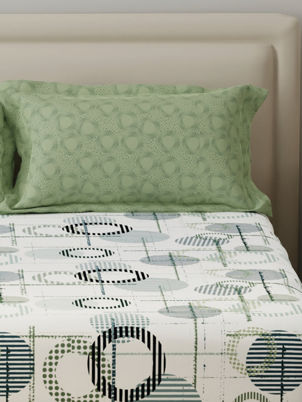 BasicX 100% Cotton 120 TC Green & White Geometric Double Bedsheet with 2 Pillow Covers
