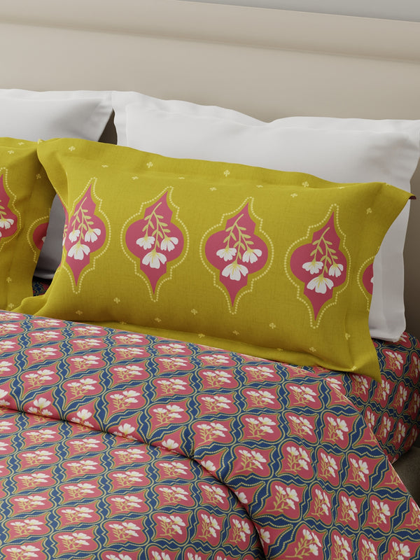 Forever 100% Cotton 120 TC Pink & Blue Floral Double Bedsheet with 2 Pillow Covers